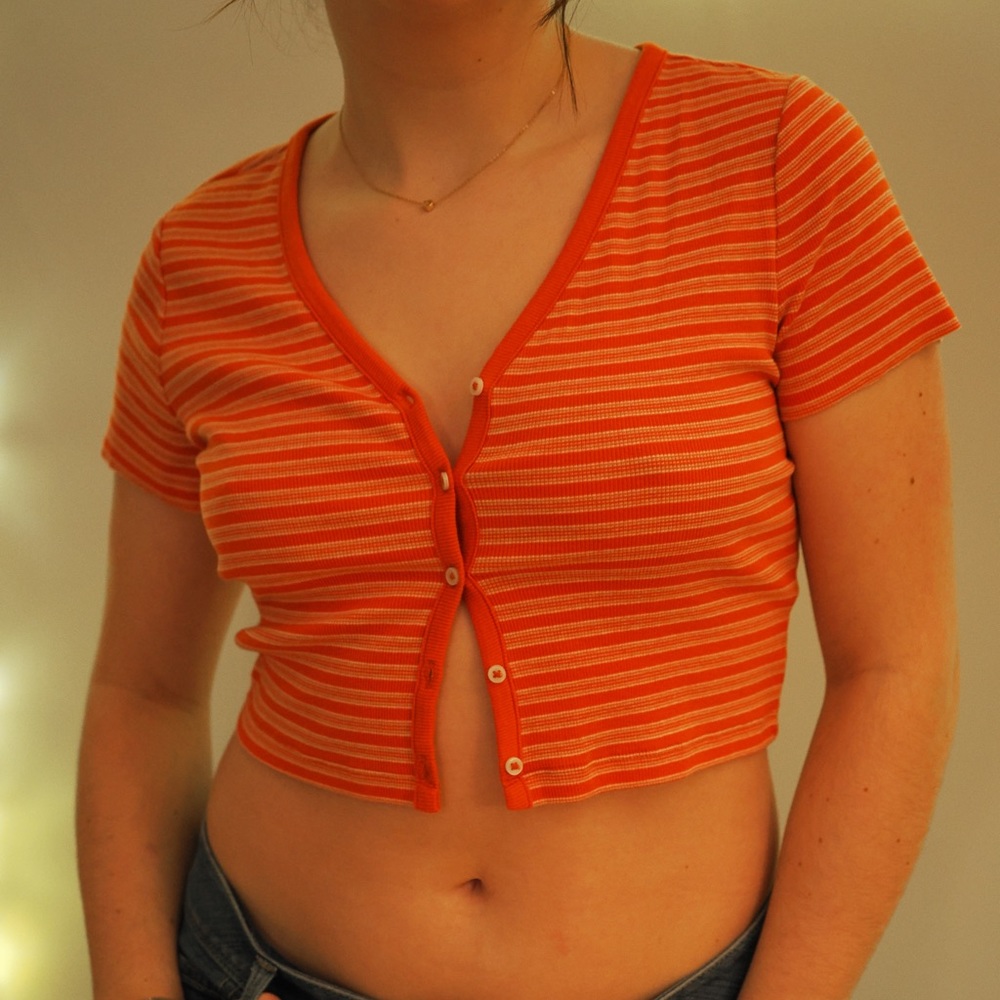 Cropped Short-Sleeve Button-Up Tee!!